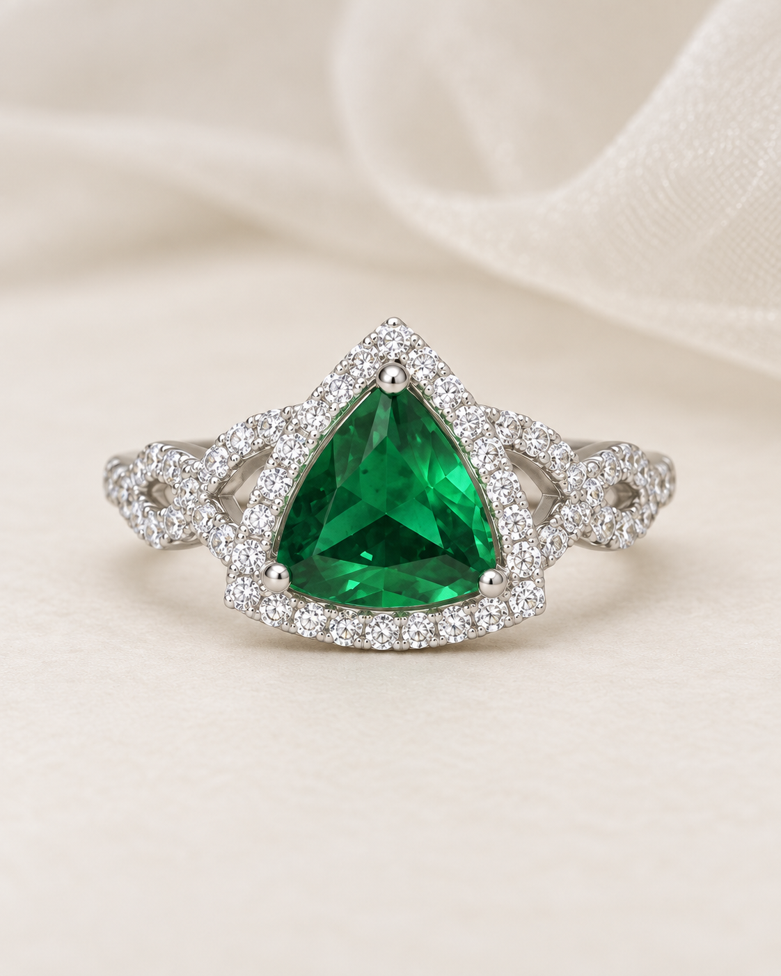 Emerald Triangle Halo Twisted Band
