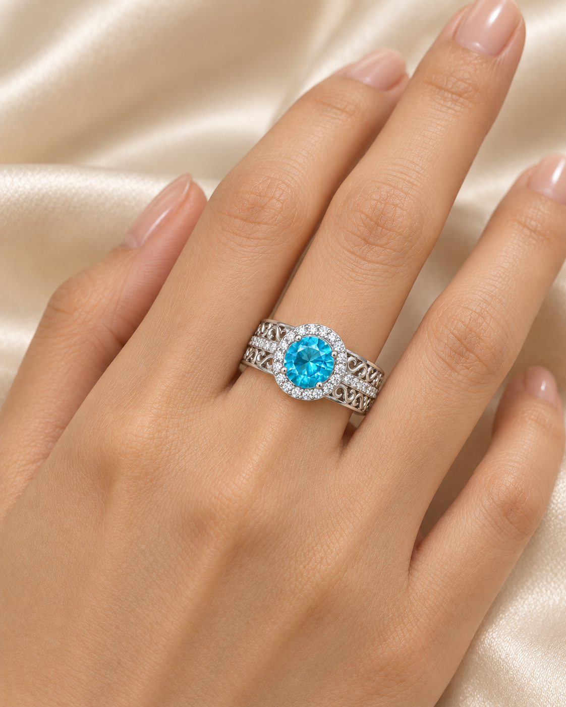Blue Topaz Round Halo Ring Grand - sterling silver