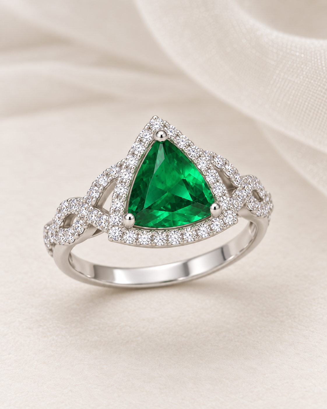Emerald Triangle Halo Twisted Band