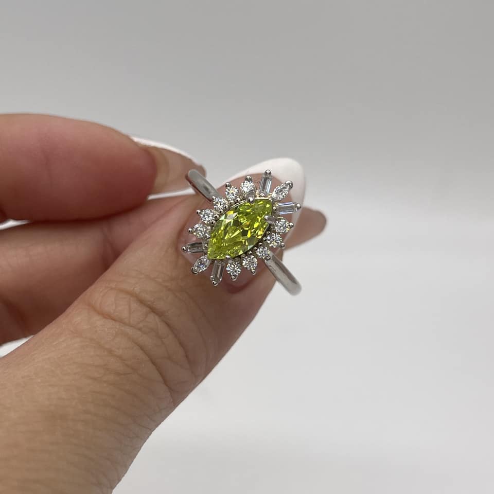 Elegance Ring - Peridot
